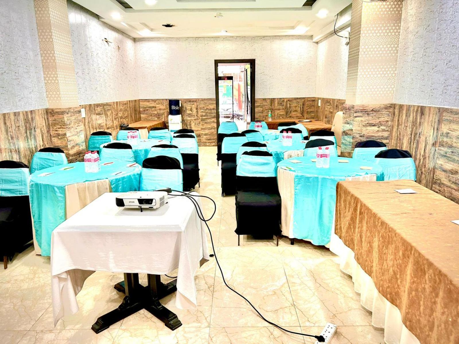 The Tomar Hospitality Hotel New Delhi Exterior photo