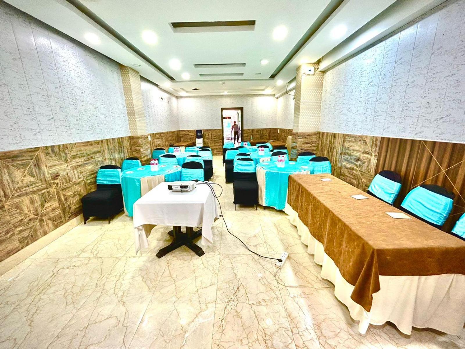 The Tomar Hospitality Hotel New Delhi Exterior photo
